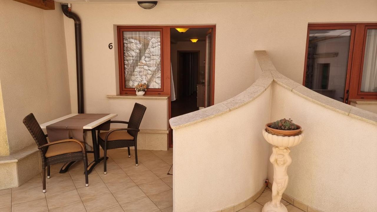 Apartmani Sidro Malinska Exteriér fotografie
