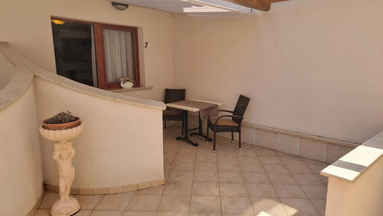 Apartmani Sidro Malinska Exteriér fotografie