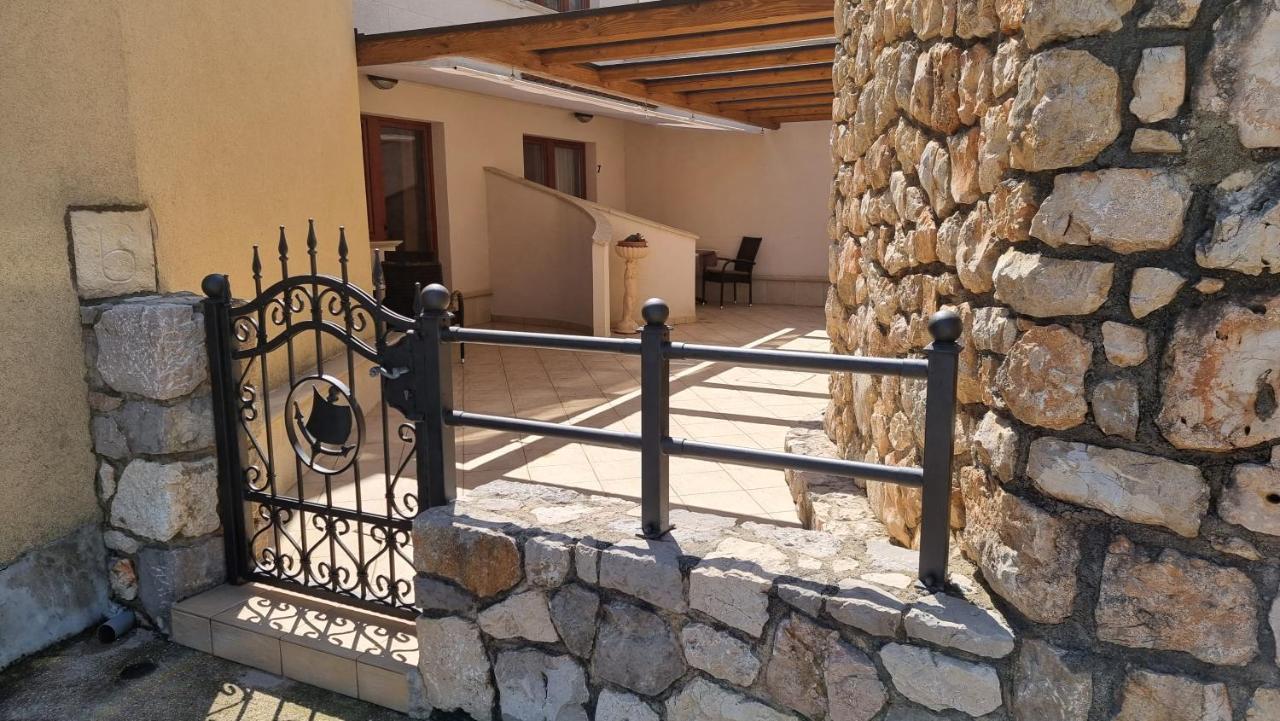 Apartmani Sidro Malinska Exteriér fotografie